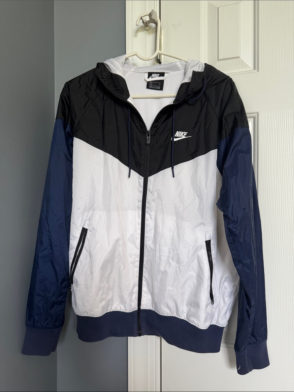 Nike Colorblock Hooded Windbreaker in Black, White & Navy